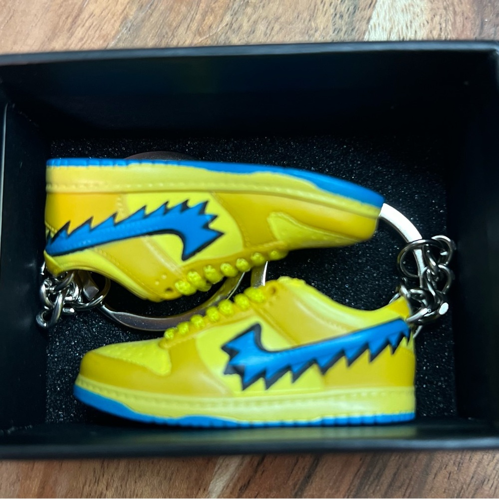 NIKE Grateful Dead Dunks 3D Keychains one pair - Picture 8 of 8